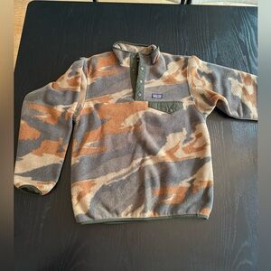 Patagonia camo fleece